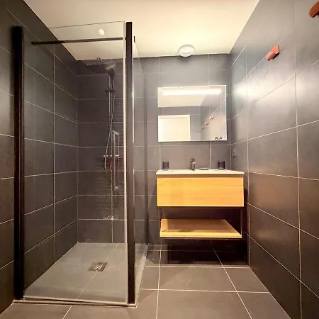 T3 Neuf Et Calme - Vue Sublime Et Garage Prive Apartment *